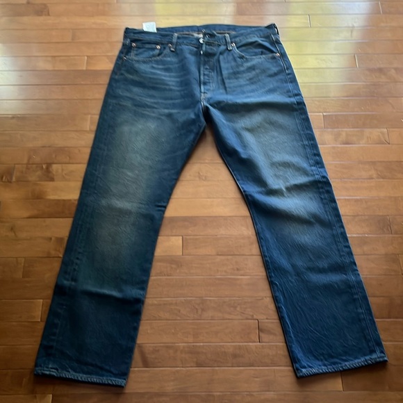 Levi’s 501 Jeans - Picture 1 of 4